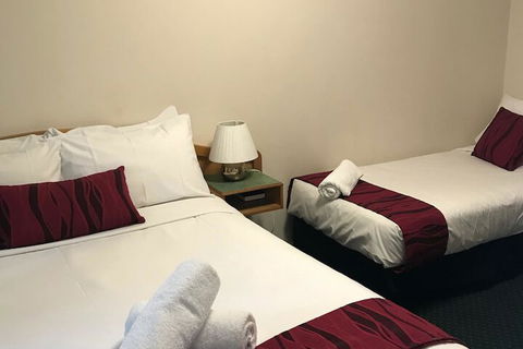 O'Shea's Royal Hotel - Accommodation Yamba 7