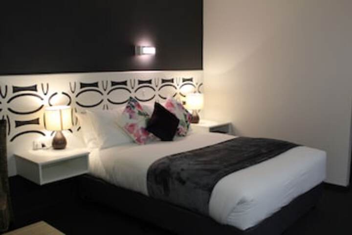 Millicent SA Accommodation Yamba