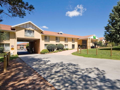 Ibis Styles Canberra - Accommodation Yamba 2