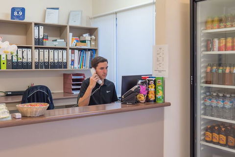 Emerald Inn - Accommodation Yamba 2