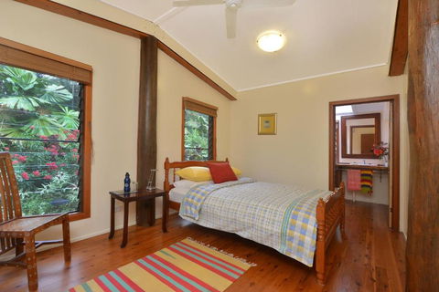 Cow Bay Homestay B & B - Accommodation Yamba 1