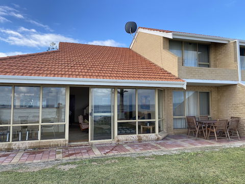 Lands Edge - Accommodation Yamba 1