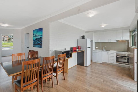 Whalevue Unit 2 - Accommodation Yamba 1