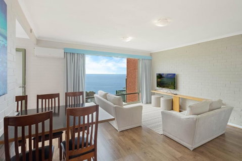 Whalevue Unit 2 - Accommodation Yamba 6