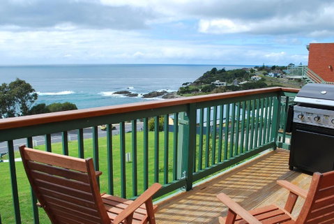 Whalevue Unit 2 - Accommodation Yamba 3