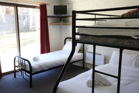 Alpha 8 - Accommodation Yamba 3