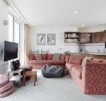 Beehive 14 - Accommodation Yamba