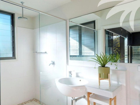 Boom 8 - Accommodation Yamba 2