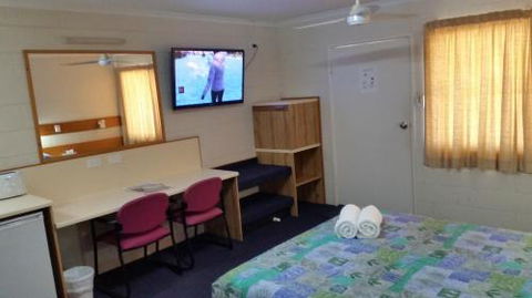 Sandcastle Motel Tin Can Bay - Accommodation Yamba 3