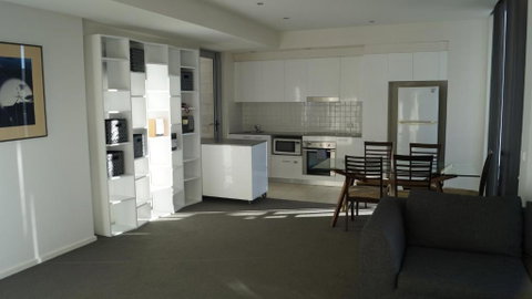 Canberra CBD Metropolitan - Accommodation Yamba 2