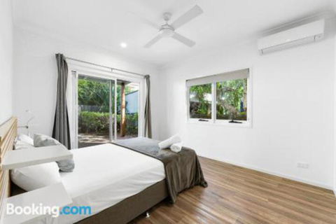 Mudjimba Island Beach House - Accommodation Yamba 4