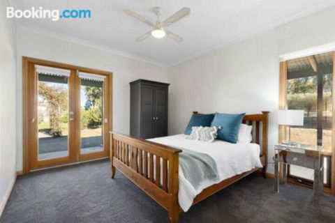 Mosss Place - Accommodation Yamba 0