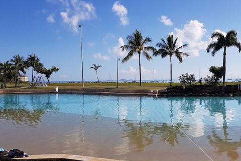 WHITSUNDAY Spacious & Comfortable Moments From Picturesque Boardwalk - Accommodation Yamba 1
