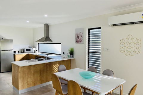 WHITSUNDAY Spacious & Comfortable Moments From Picturesque Boardwalk - Accommodation Yamba 6