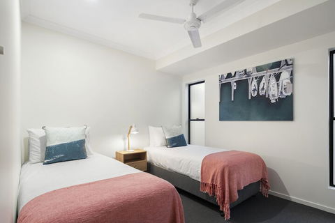 WHITSUNDAY Spacious & Comfortable Moments From Picturesque Boardwalk - Accommodation Yamba 2