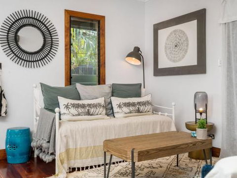Black Beauty Studio - Accommodation Yamba 3