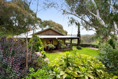Italian Hill Garden Villa - Accommodation Yamba 0