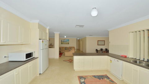 Mandurah Estuary Breeze - Accommodation Yamba 4