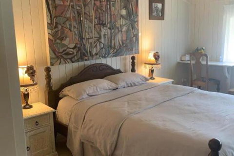 Hilltop Gallery - Accommodation Yamba 0