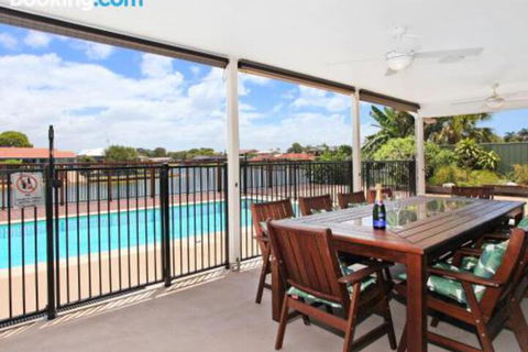 Schirrmann 56 Four Bedroom Home On Canal With Pool Pontoon Aircon & WiFi! - Accommodation Yamba 1