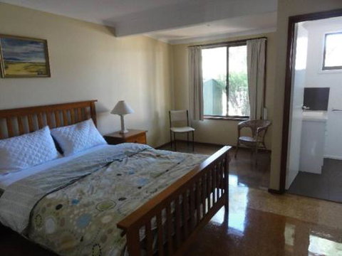 14 Tecoma Avenue Sandy Point - Accommodation Yamba 4