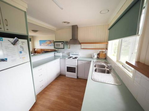 27 Beach Parade Sandy Point - Accommodation Yamba 6
