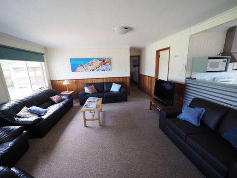 27 Beach Parade Sandy Point - Accommodation Yamba 2