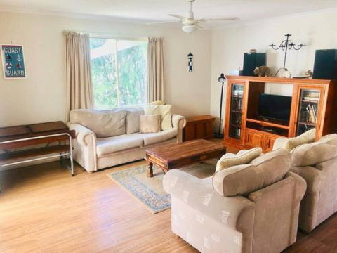 1 Tecoma Avenue Sandy Point - Accommodation Yamba 6