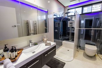 Serene Marinafront 3BR Retreat - Accommodation Yamba 5