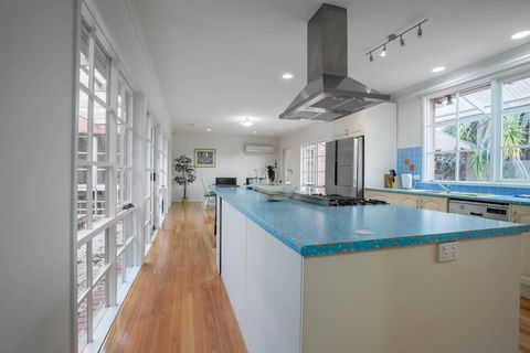 Lots Love Life Garden View Amazing Five Bedrooms - Accommodation Yamba 4