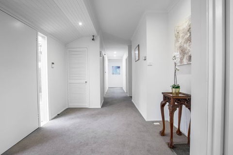 Lots Love Life Garden View Amazing Five Bedrooms - Accommodation Yamba 2