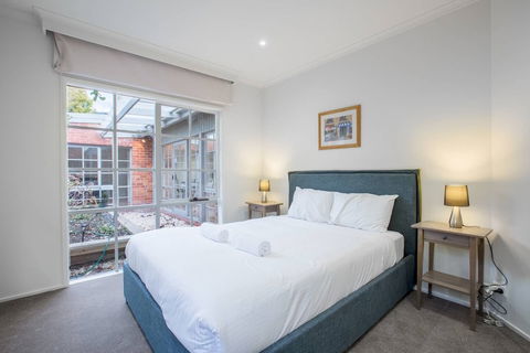 Lots Love Life Garden View Amazing Five Bedrooms - Accommodation Yamba 1