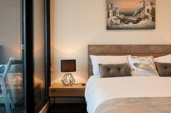 Stunning Harbour & City View Loft - Accommodation Yamba 4
