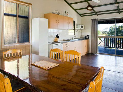1770 Beach Accommodation Elliot Lodge - Accommodation Yamba 3