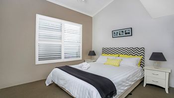 The Apartment Service ALEXA - Accommodation Yamba 2