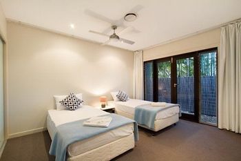 Bali Hut On Water - Accommodation Yamba 5