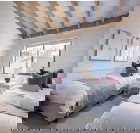 Discobulous 7 - Accommodation Yamba