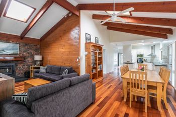Kings Retreat - Accommodation Yamba 0