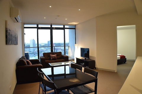 Royal Stays Apartments Southbank - Accommodation Yamba 3