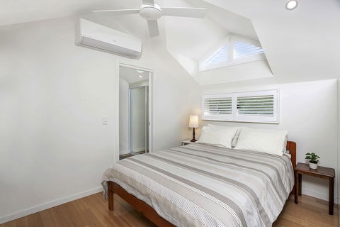 Private Garden Apartment Minutes Walk To Station NBN01 - Accommodation Yamba 2