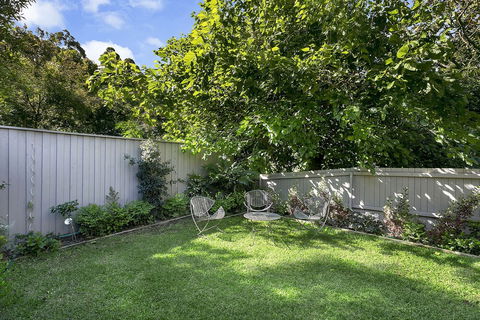 Private Garden Apartment Minutes Walk To Station NBN01 - Accommodation Yamba 4
