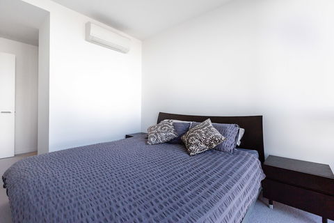 Sabrina, 2BDR Docklands Apartment - Accommodation Yamba 4