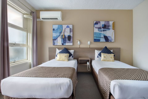 The Metropolitan Spring Hill - Accommodation Yamba 6