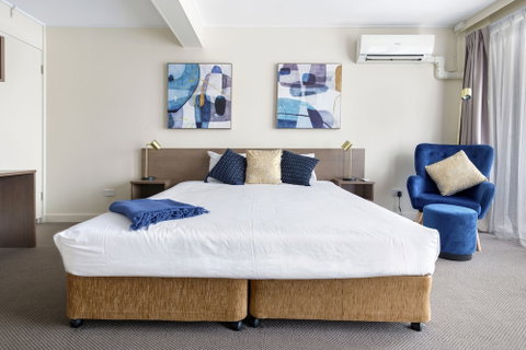 The Metropolitan Spring Hill - Accommodation Yamba 5