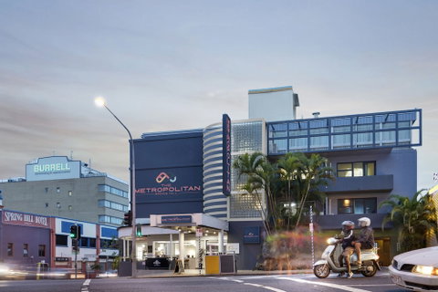 The Metropolitan Spring Hill - Accommodation Yamba 0
