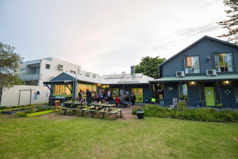 Dunsborough Beachouse YHA Backpackers - Accommodation Yamba 1