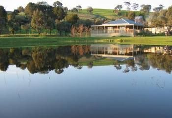 Buttercup Cottage & Private Apartment - Accommodation Yamba 1