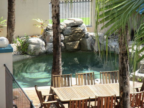 Royal Palm Villas Cairns - Accommodation Yamba 0