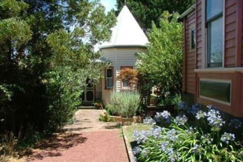 Braeside Garden Cottages - Accommodation Yamba 0