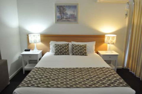Albury Burvale Motor Inn - Accommodation Yamba 0